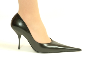 Stiletto court shoe with ultra-pointed toe. Black leather upper, lining and sole. Made in Italy exclusively for RoSa Shoes